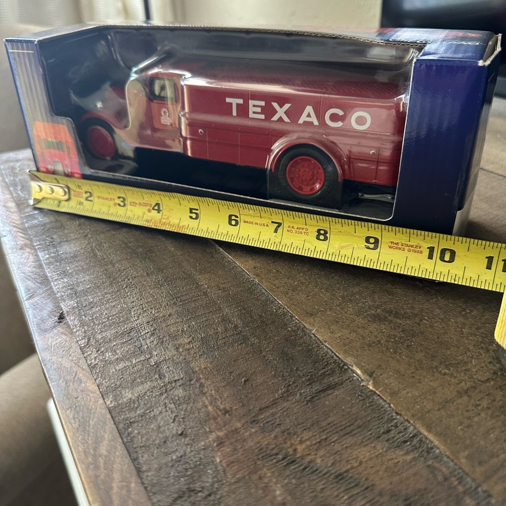 Texaco 1935 Collectible Red Die-Cast Truck Bank